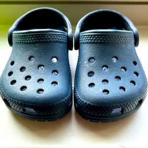Navy crocs size 5 baby